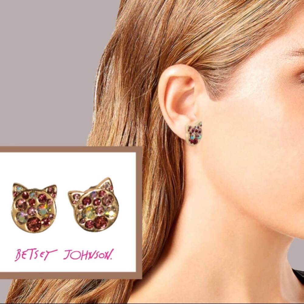 2/$30 🐈‍⬛ BETSEY JOHNSON | Kitty Cat Pave Stud Earrings Gold Tone Pink Accents